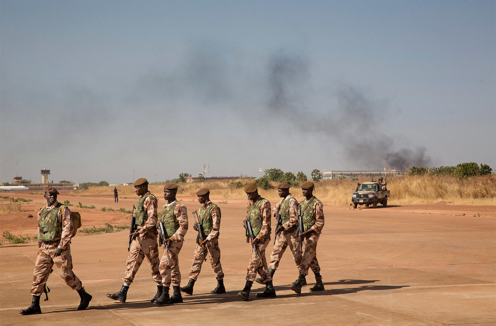 Mali military offensive: Tuaregs and jihadists challenge junta and Russian allies