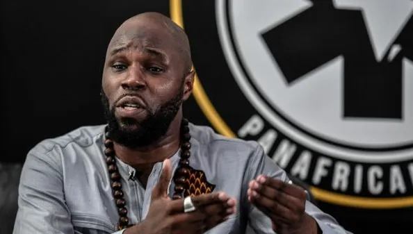 Kémi Séba : portrait d’un activiste panafricaniste déchu de sa nationalité française