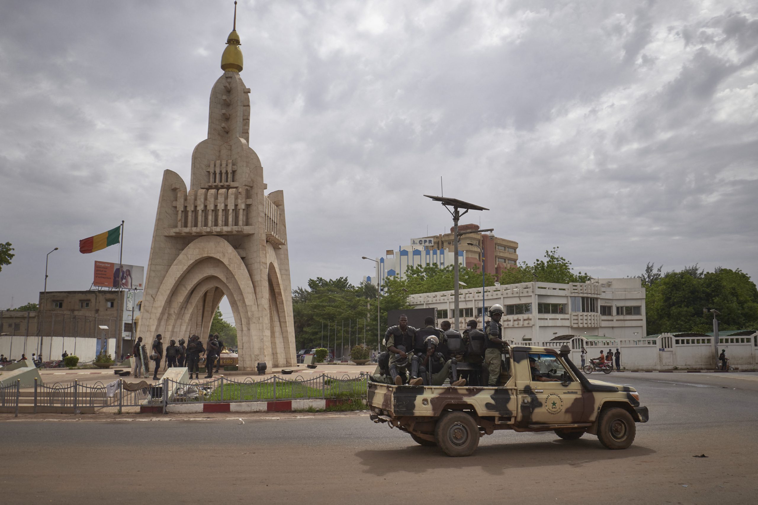 Mali authorities urged to withdraw proposal to dissolve political parties