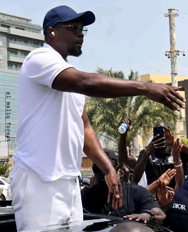 Ousmane sonko’s Dakar march draws enthusiastic crowds