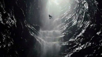 Que renferme la grotte récemment découverte dans le parc national de Phong Nha - Ke Bang ?