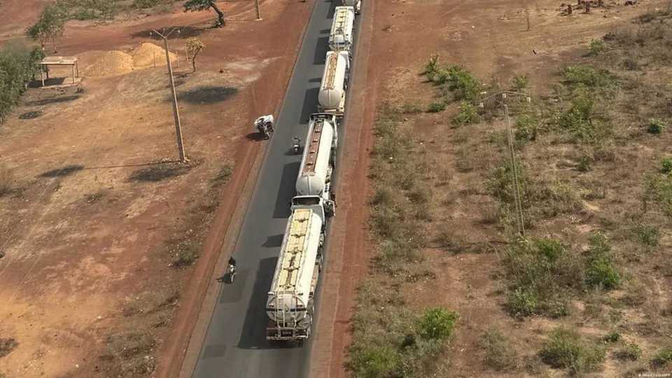 Empty roads approaching Bamako due to transport suspension