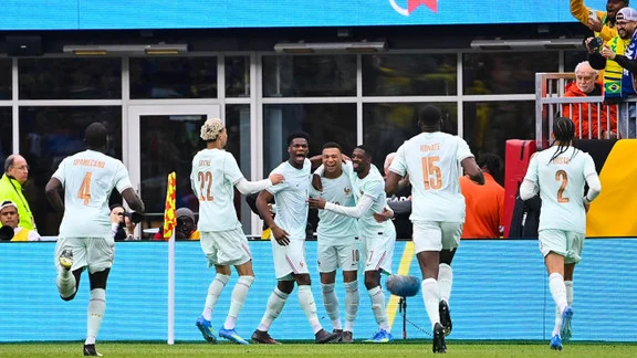 Ibrahima Konaté in action for France