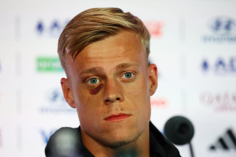 Jan Paul van Hecke during the Dutch national team press conference this Friday. (P. Noble/Reuters)