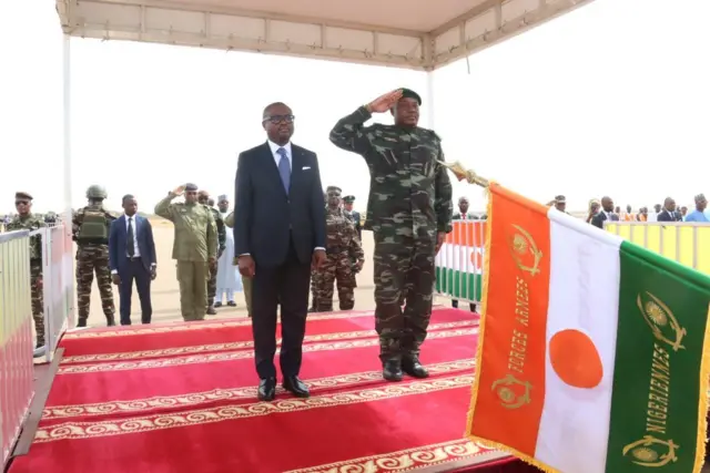 Beninese President Romuald Wadagni and Nigerien officials during diplomatic talks