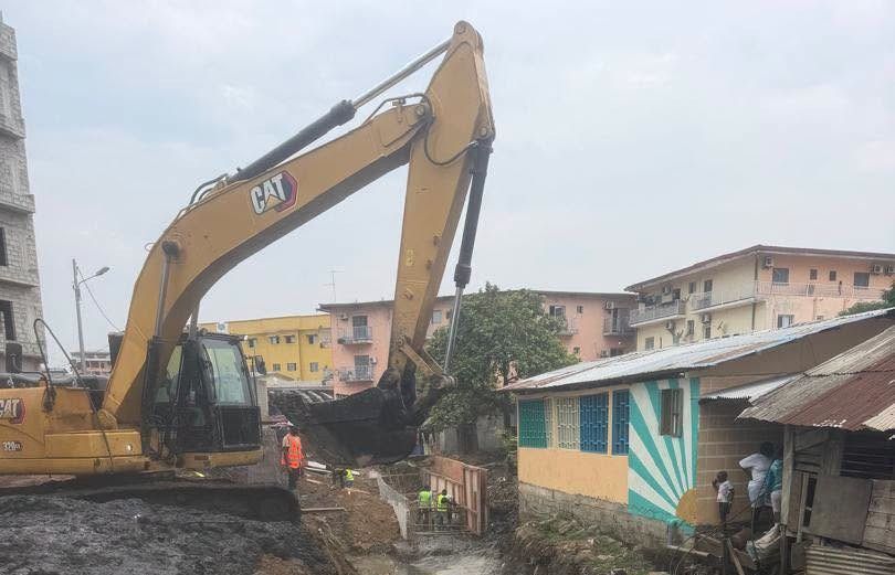 Construction work at Baie des Cochons in Libreville