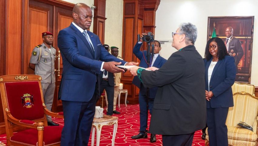 Ambassador presenting credentials to Gabon's President