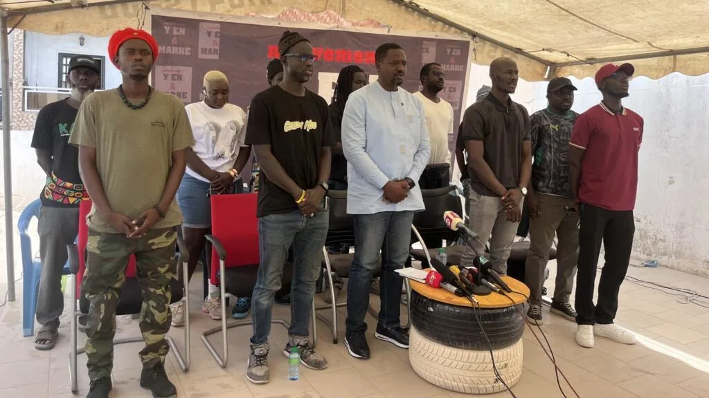 Senegalese citizens gathered in discussion