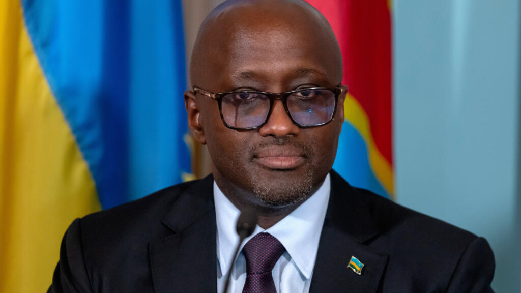 Rwandan Foreign Minister Olivier Nduhungirehe signs a peace agreement with the Democratic Republic of Congo at the U.S. State Department, Washington, D.C., June 27, 2025 [illustrative image].
